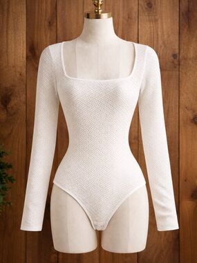 Abercrombie & Fitch White Long Sleeve Bodysuit Square Neck Fitted Top S M